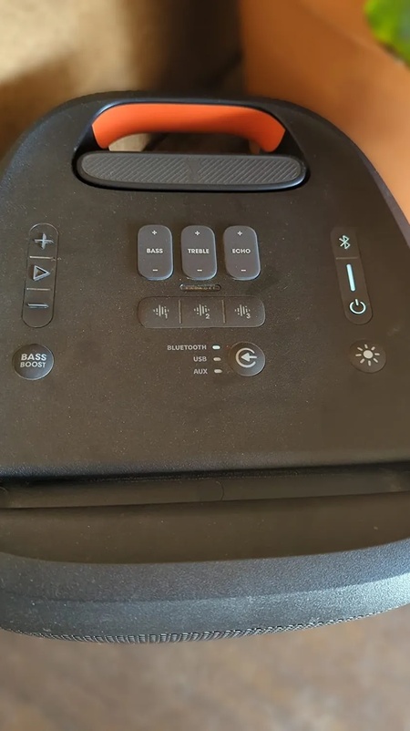 Foto de review do JBL PartyBox 310