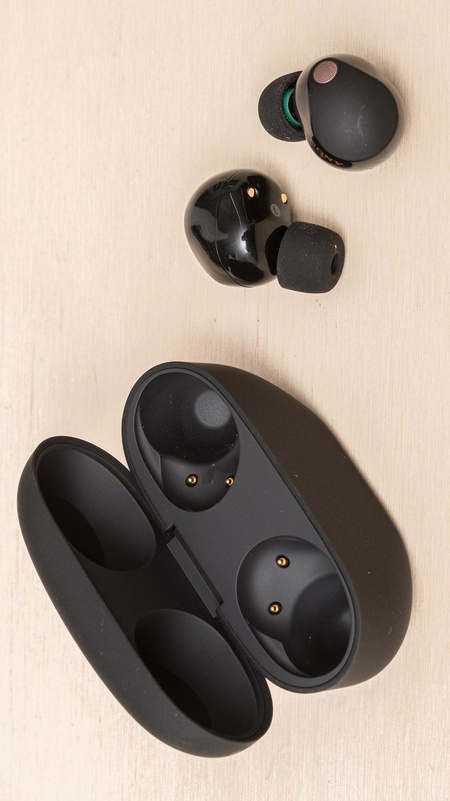 Foto de review do Sony WF-1000XM5 Wireless