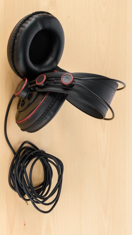 Foto de review do Superlux HD 681