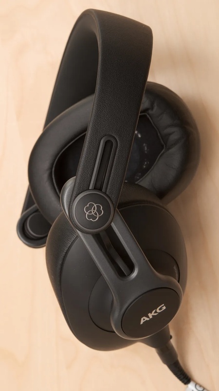 Foto de review do AKG K371