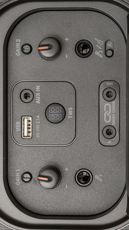 Foto de review do JBL PartyBox 710