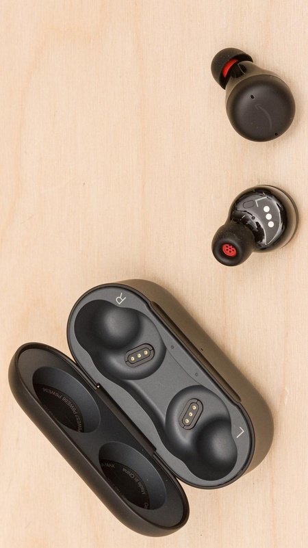 Foto de review do Amazon Echo Buds (2ª geração)