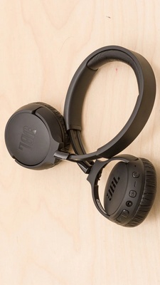 Foto do JBL Tune 660NC