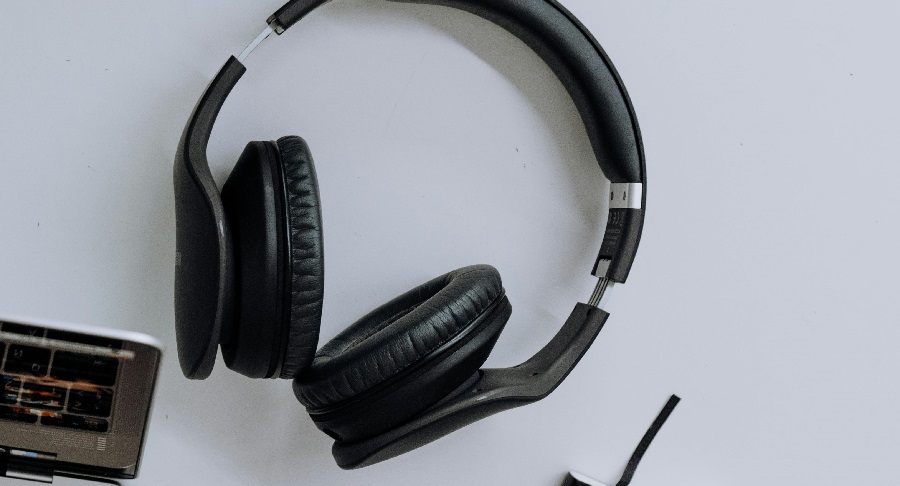 Imagem de Quais Ruídos os  Fones com Cancelamento de Ruído Realmente Conseguem (e Não Conseguem) Cancelar